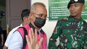 Eks Pj Wali Kota Singkawang Sumastro Jalani Sidang Perdana Kasus HPL
