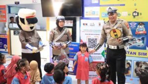 Anak-Anak PAUD Mutia Antusias Ikuti Kampanye Tertib Lalu Lintas di Polres Mempawah