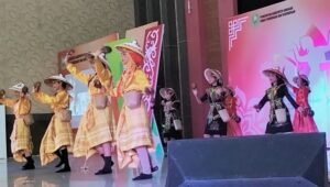 SDN 06 Sungai Sengkuang Unjuk Tari Kreasi di GPU Sanggau