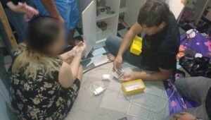 Dua Orang Diamankan, Polisi Temukan Timbangan Digital dan Sabu di Balai Karangan