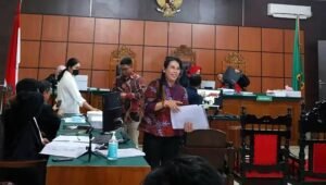 Hakim Tegur Wali Kota Singkawang dalam Sidang Korupsi HPL Pasir Panjang