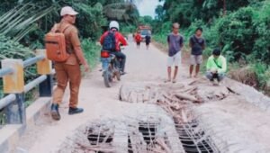 Jembatan Engkayuk Jebol, PUPR Sanggau Siapkan Penanganan dan Jalur Alternatif
