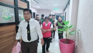 Mantan Wakil Bupati Sintang Jadi Tersangka Korupsi Hibah Gereja 4 Mantan Wakil Bupati Sintang Jadi Tersangka Korupsi Hibah Gereja