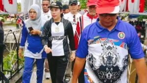 Tjhai Chui Mie Jalan Sehat Meriahkan Peringatan Hari Guru di Singkawang