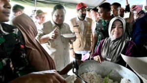 Haru di Pengungsian Bireuen, Warga Menangis, Prabowo Beri Dukungan Langsung