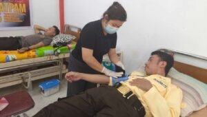 17 Orang Donor Darah pada Peringatan HUT Satpam ke-45 di Sanggau