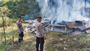 Rumah Milik Warga di Perbatasan Entikong Terbakar, Penyebab Masih Misterius