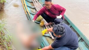 Warga Temukan Mayat Saat Melintas Sungai Sekayam