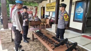 Belasan Senjata Api Personel Polsek Tayan Hilir Diperiksa Ulang