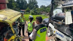 Kronologi Kecelakaan Beruntun di Tayan Hilir, Sopir Truk Tewas