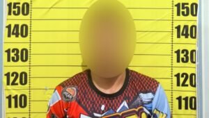 Polisi Hentikan Pengendara Scoopy Pembawa Sabu di Entikong
