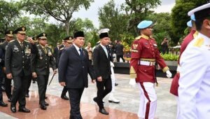 Prabowo Pimpin Pemakaman Wapres Ke-6 RI di TMP Kalibata, Sejumlah Tokoh Nasional Hadir