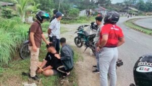 Polisi Hentikan Motor di Lintas Malindo, Sabu Tersembunyi di Bungkus Rokok
