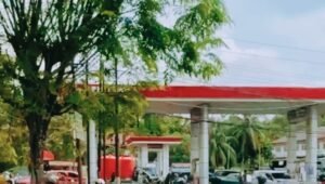 Antrean Panjang di SPBU Sanggau, Warga Kesulitan Dapatkan Pertalite Jelang Lebaran