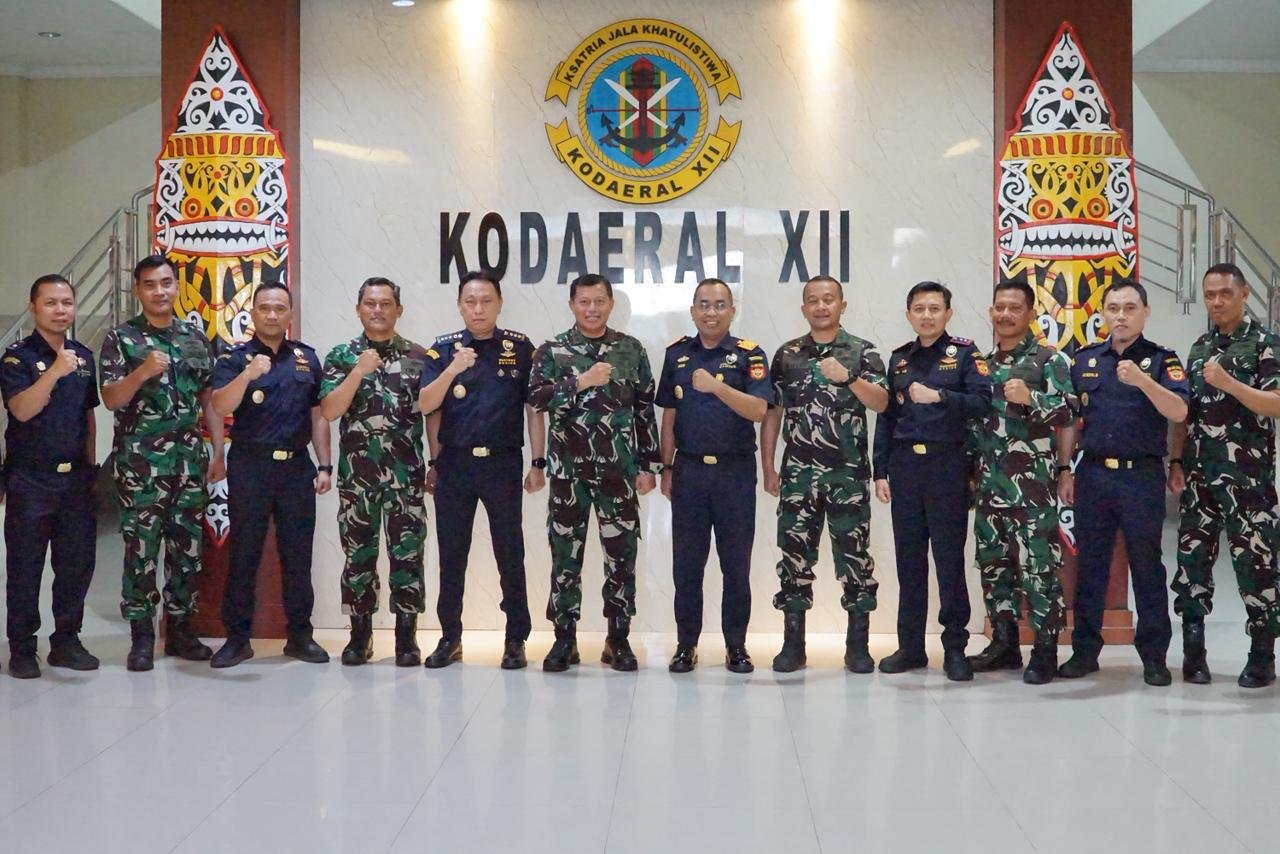 Kodaeral XII–Bea Cukai Kalbar Perkuat Sinergi Pengawasan Maritim 1 Kodaeral XII–Bea Cukai Kalbar Perkuat Sinergi Pengawasan Maritim