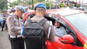 Propam Polda Kalbar Sidak Pintu Masuk Polres Melawi, Semua Kendaraan Diperiksa