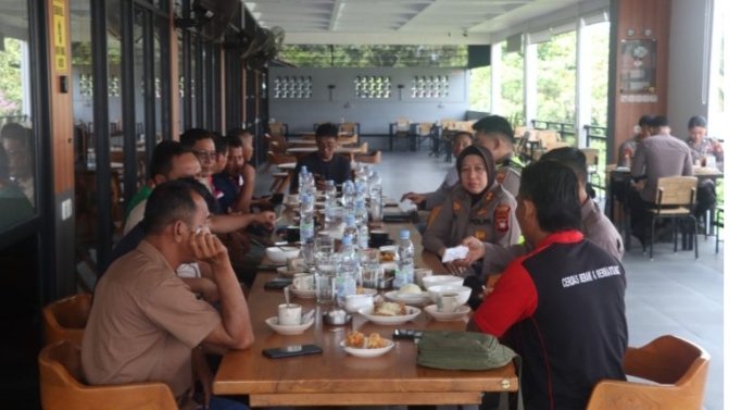 May Day Damai di Landak, Buruh dan Polisi Sepakat Satu Suara