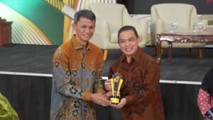 Kajati Kalbar Jadi Bapak Asuh PKBM, Fokus Selamatkan Masa Depan Anak