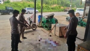 Terekam CCTV, Dua Orang Datang, Pemilik Ruko di Sekayam Jadi Korban