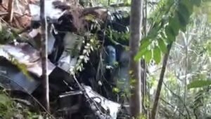 Puing Helikopter Ditemukan di Hutan Sekadau, Diduga Semua Penumpang Tewas