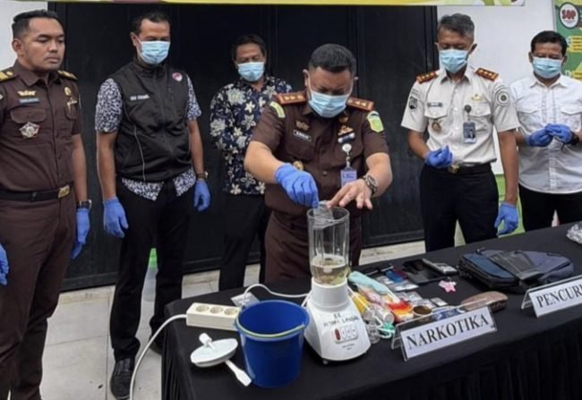 27 Kasus Tuntas, Sabu 1 Kg Lebih Resmi Dimusnahkan Kejari Landak