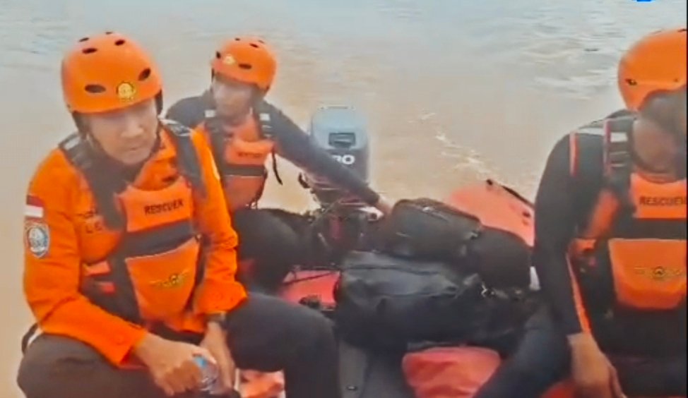 Warga Tayan Hilir Diduga Jatuh dari Perahu di Sungai Kapuas, Pencarian Masih Berlangsung