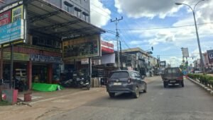 Sempat Dihentikan, Pembangunan Kanopi Ini Jalan Lagi, Warga Sanggau Pertayakan Izin