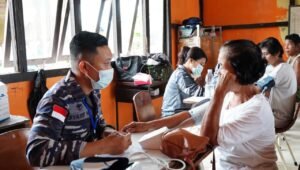 Humanis Banget, TNI AL dan PT MLS Bantu Warga Kubu Raya Kalbar