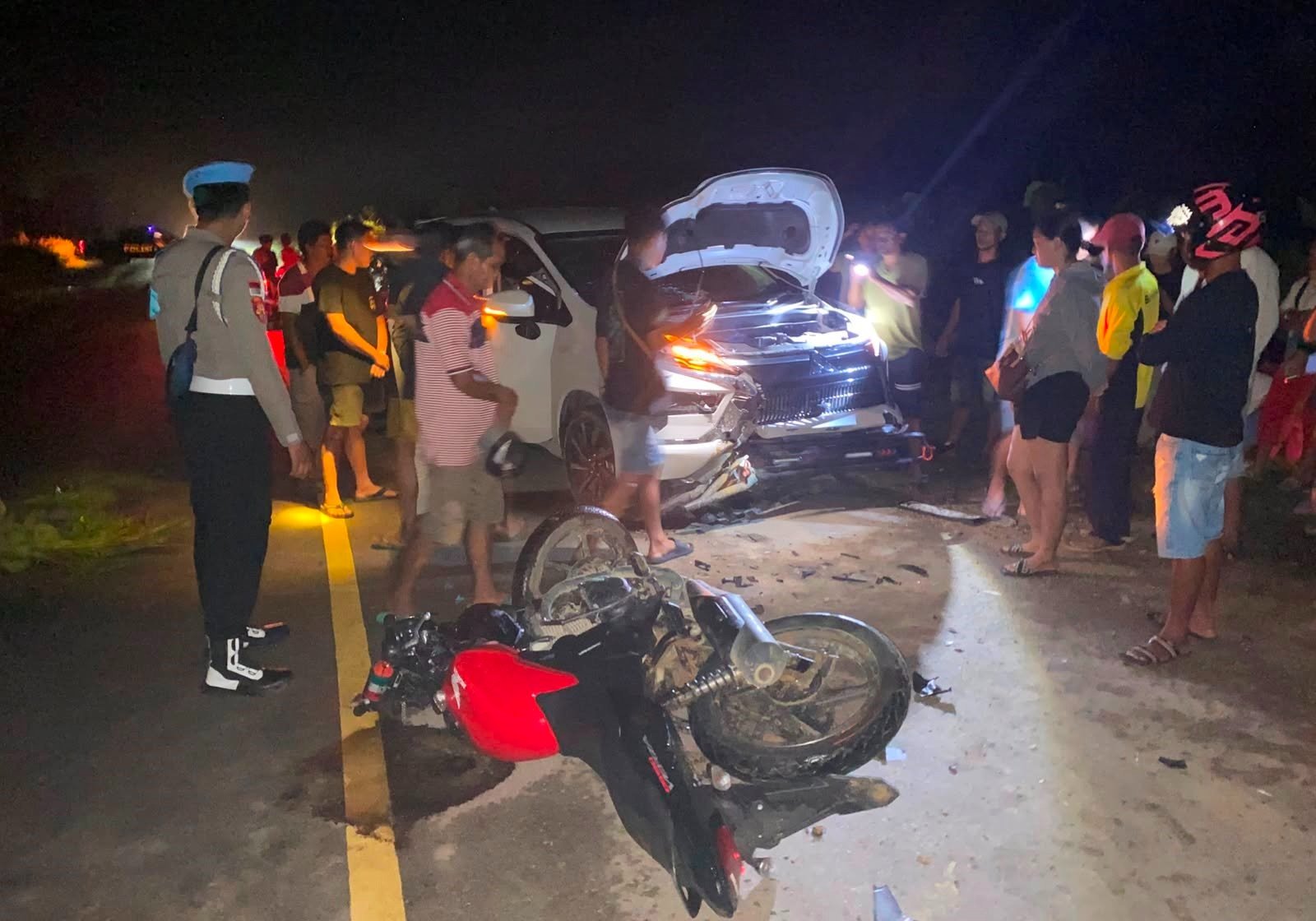 Laka Lantas Sekayam, Pengendara Motor Terpental Usai Tabrakan 4 Laka Lantas Sekayam, Pengendara Motor Terpental Usai Tabrakan