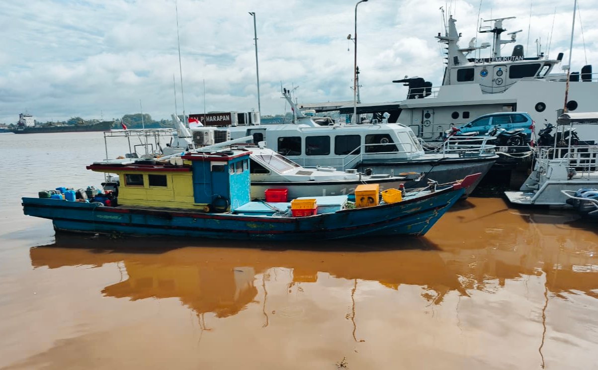 Aksi Cepat TNI AL, Kapal Bom Ikan Diamankan di Singkawang