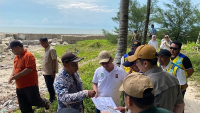 Pesisir Sambas Terus Terkikis, Pemerintah Pusat Diminta Segera Bangun Benteng Pantai 1 Pesisir Sambas Terus Terkikis, Pemerintah Pusat Diminta Segera Bangun Benteng Pantai