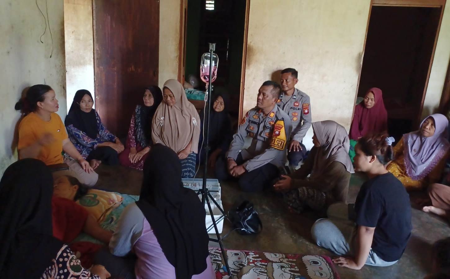 Pencarian Tak Sia-Sia, Warga Parindu Hilang 3 Hari Berhasil Ditemukan 1 Pencarian Tak Sia-Sia, Warga Parindu Hilang 3 Hari Berhasil Ditemukan