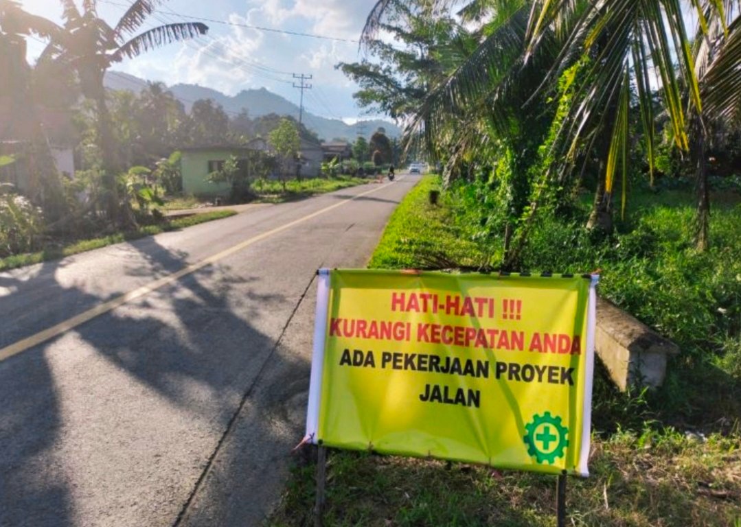 Proyek Jalan Anjungan–Bengkayang Masih Berjalan, Kontraktor Bantah Tudingan Pekerjaan Asal Jadi
