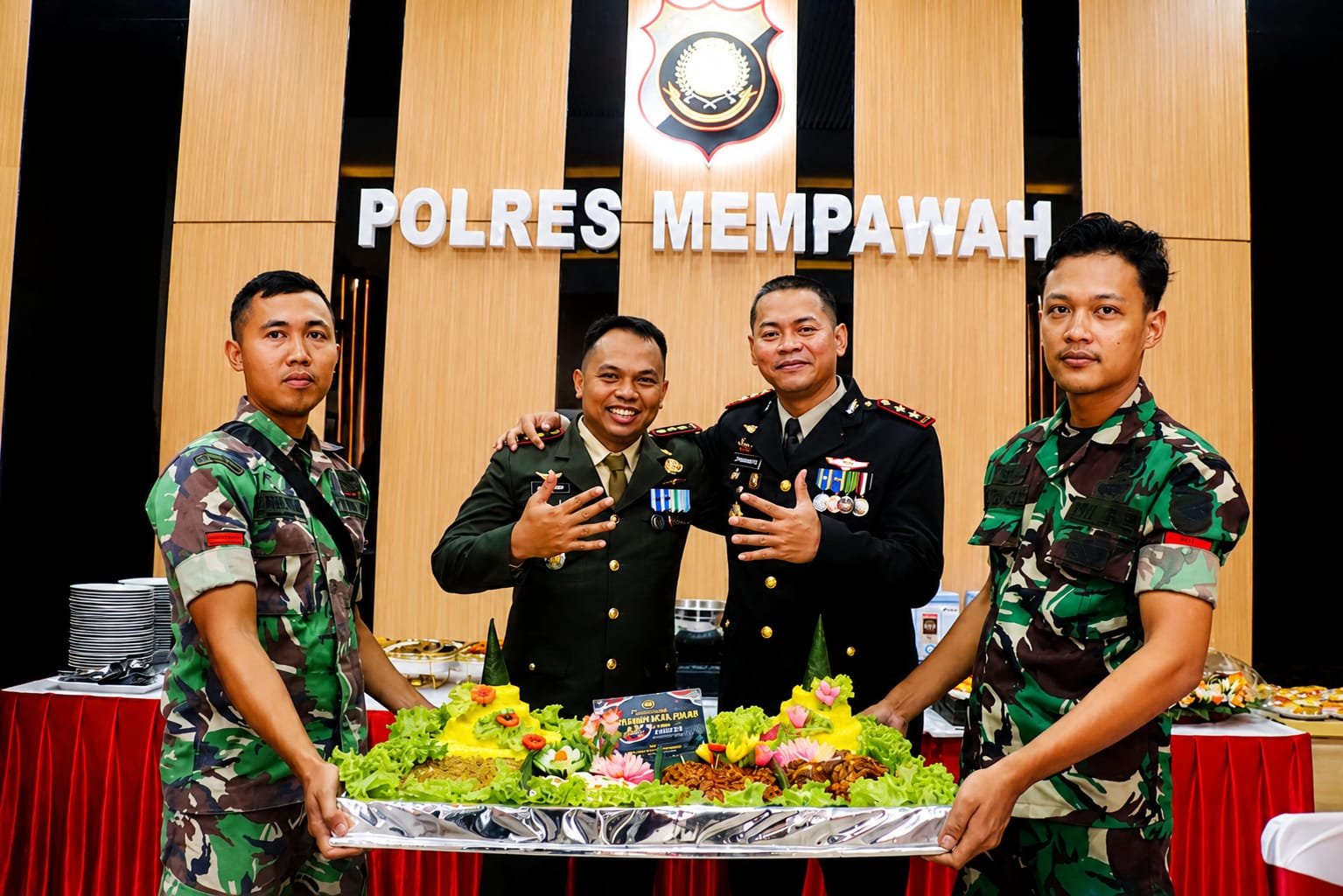 Sinergi TNI-Polri di Mempawah Tuai Pujian, Dandim Bawa Kejutan Spesial 1 Sinergi TNI-Polri di Mempawah Tuai Pujian, Dandim Bawa Kejutan Spesial