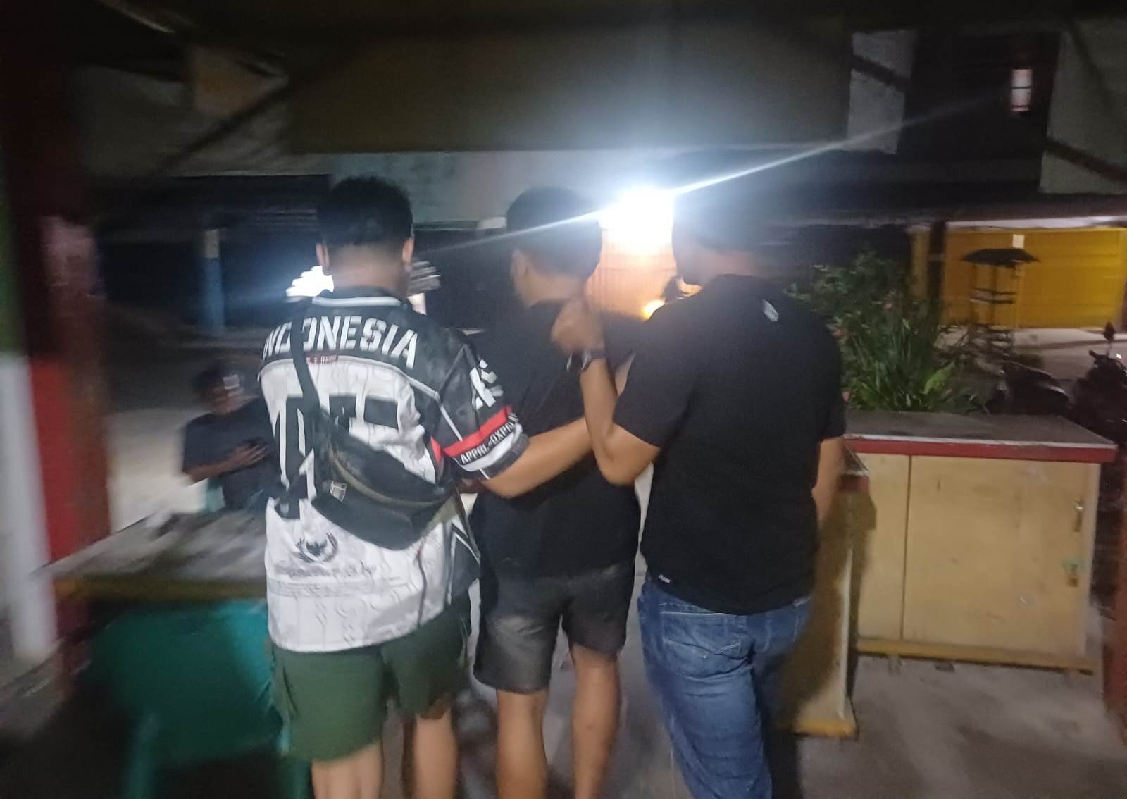 Polsek Sekayam Ungkap Kasus Curanmor, Terduga Pelaku Berhasil Diamankan 1 Polsek Sekayam Ungkap Kasus Curanmor, Terduga Pelaku Berhasil Diamankan