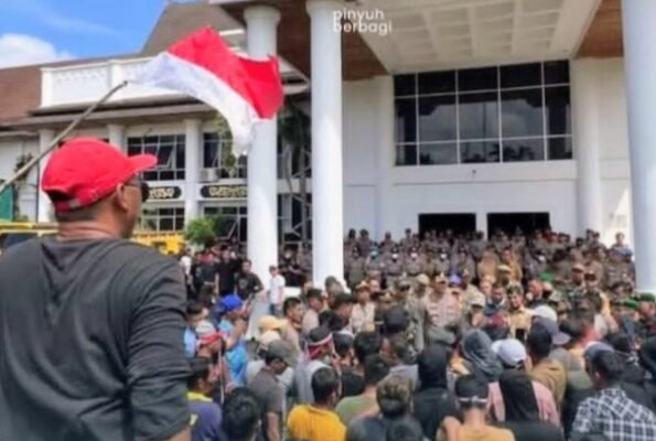 Demo Besar Sopir Mempawah,  Bupati Janji Panggil Semua Pemilik SPBU