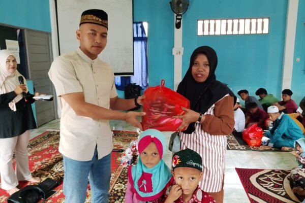 Terharu! Kasat Reskrim Mempawah Santuni 33 Anak Yatim dengan Uang Pribadi