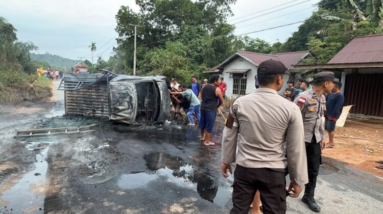 Grand Max Hangus Terbakar di Toba Sanggau, Begini Kronologinya