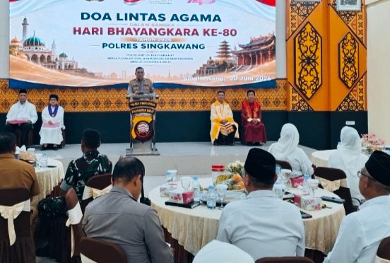 Doa Lintas Agama Warnai Hari Bhayangkara di Singkawang 4 Doa Lintas Agama Warnai Hari Bhayangkara di Singkawang