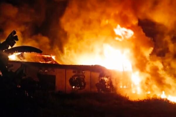Nyalakan Genset Dekat Jeriken Pertalite, Rumah dan 2 Mobil Hangus Terbakar di Sungai Akar