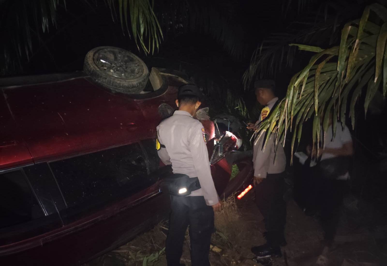 Mobil Terios Terbalik di Beduai, Polisi Ungkap Dugaan Penyebabnya